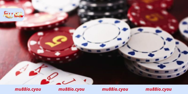 Mẹo đánh poker tại nhà cái Mu88 nên biết